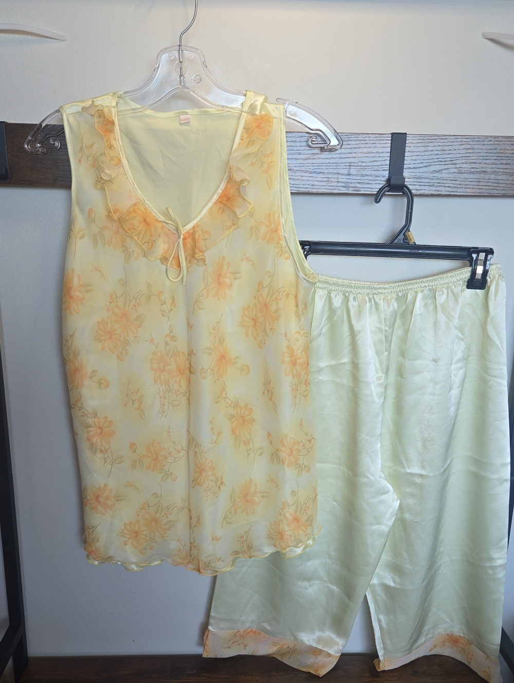 Women's Yellow Floral Satin Sleep Set - Two-Piece Pajama Set
